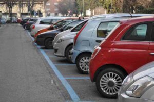 parcheggiare auto norme multa
