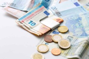 850 euro al mese se si ha un reddito fino a questa cifra